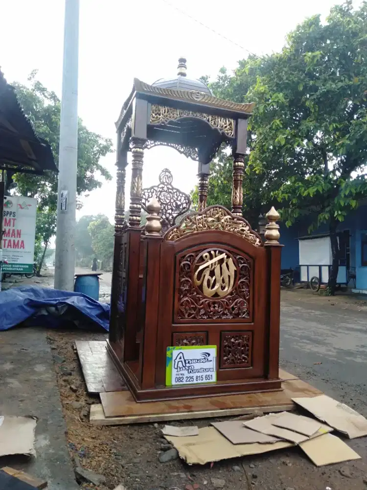 Mimbar masjid ukir kayu jati