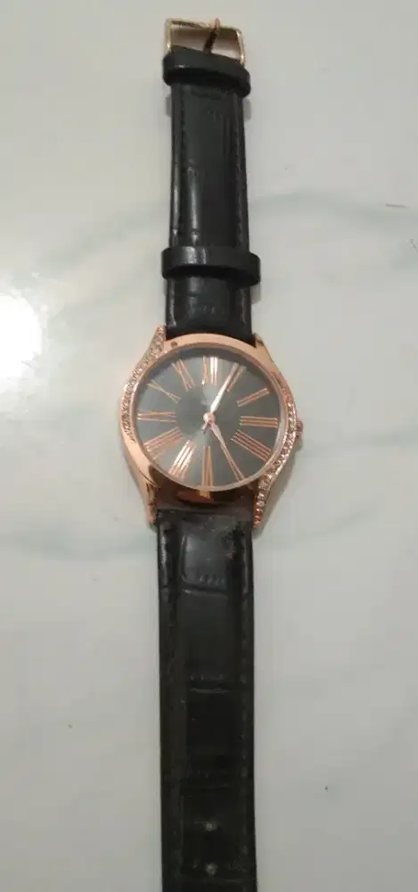 Jam tangan wanita