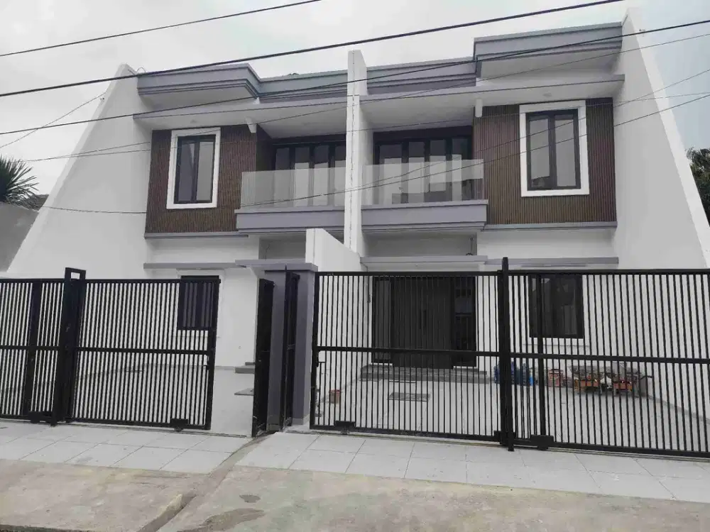 Rumah Baru, Gayungsari Dekat Al Hikmah Masjid Al Akbar AYani