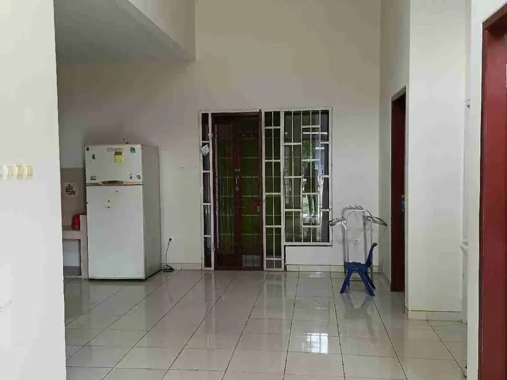 Dijual/Disewa Rumah Singgasana Lingkungan Tenang