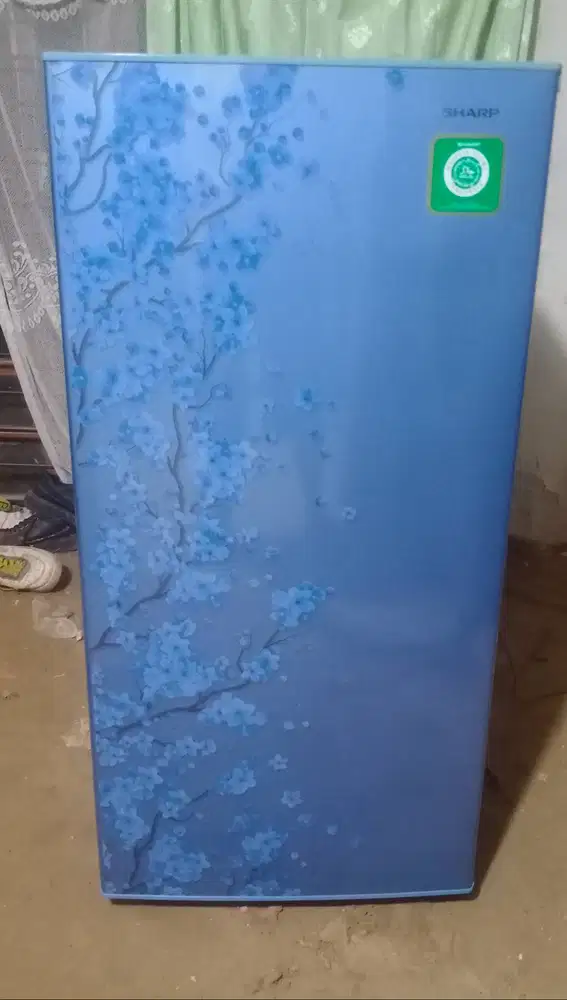 Kulkas 1 pintu SHARP. Mesin original pabrik belum rusak