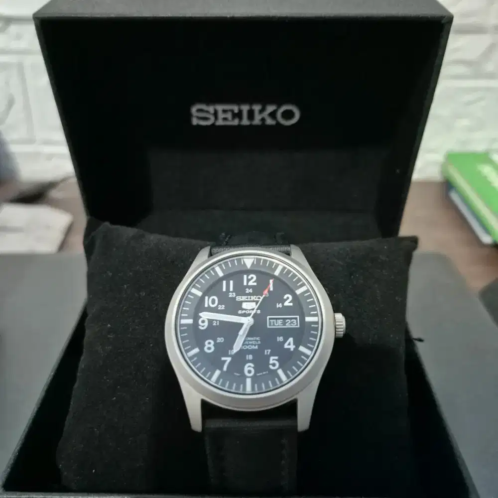 Jual jam tangan otomatis SEIKO SNZG15K1