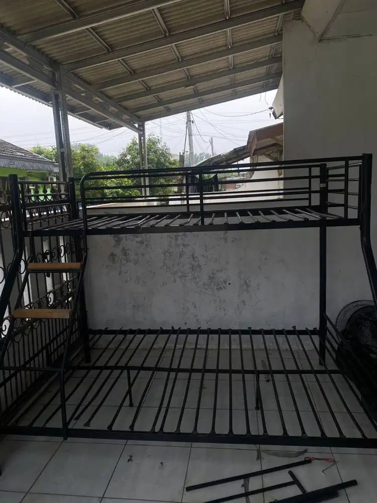 Keranjang kasur tingkat yang minat aja