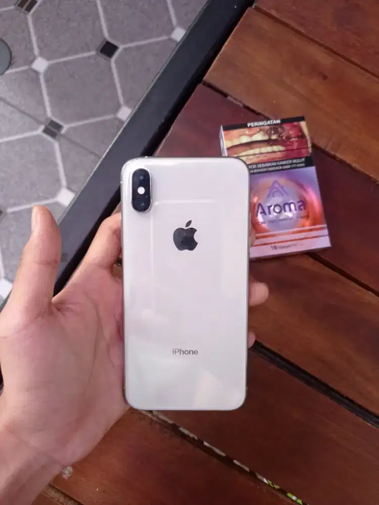 iPhone XS 64GB whitelist
