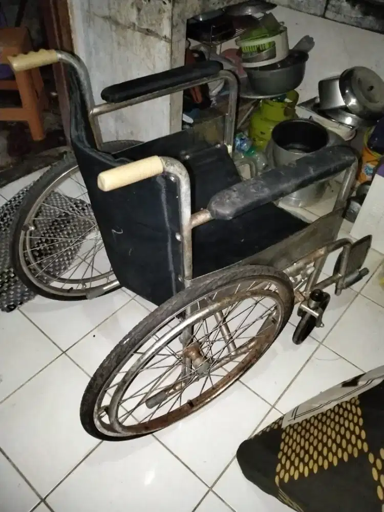 Kursi Roda Bekas