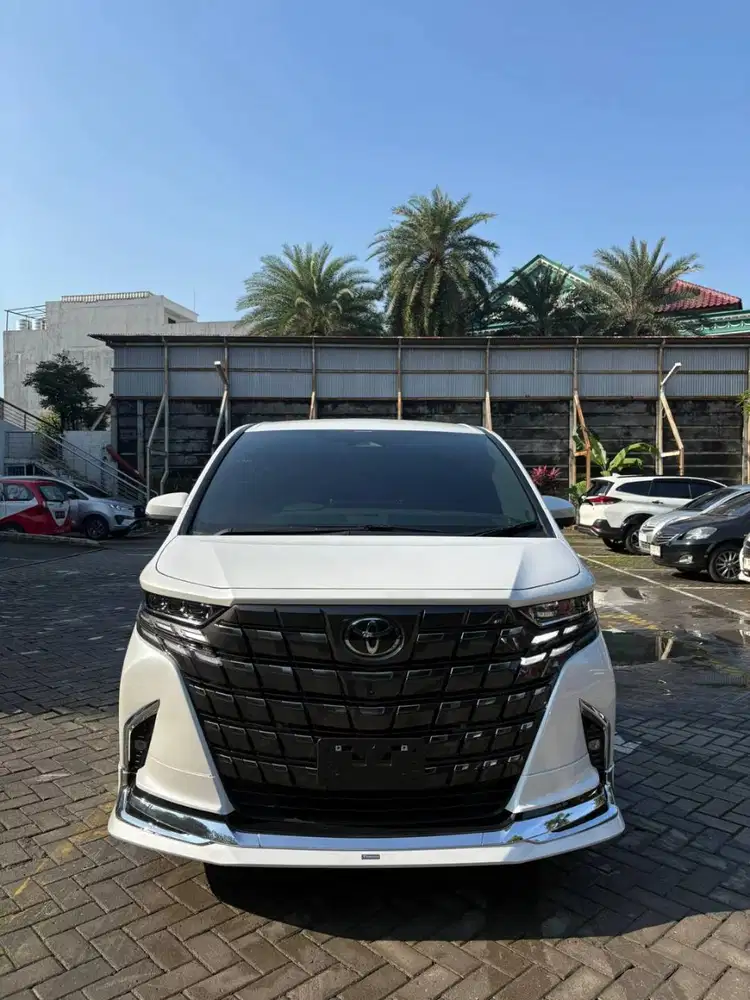 TOYOTA ALPHARD 2.5 XE HEV CVT 2026