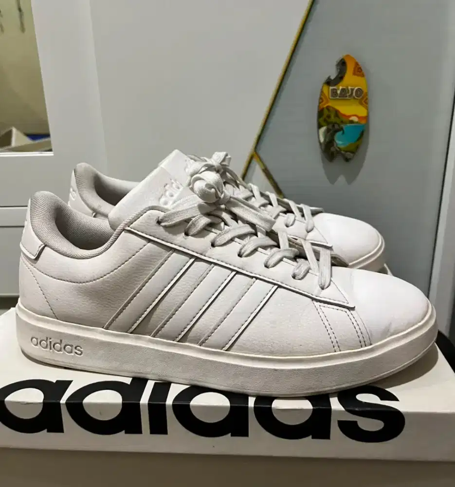 Adidas Grand Court 2.0 white size 42 2/3 original