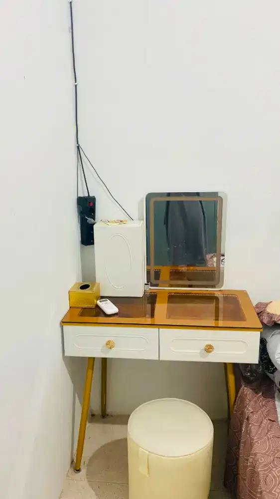 Meja Rias Sesuai foto