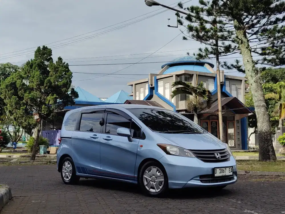 Freed PSD 2009 Biru Muda Jarang Ada Dop Velg Honda Fit