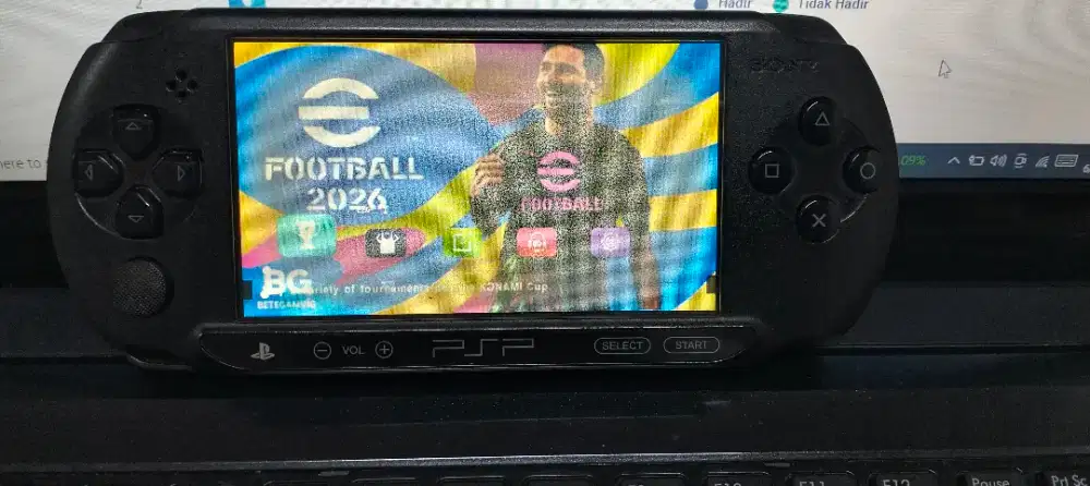 PSP Street Minus LCD bercak putih  . Main game masih aman lcd nya