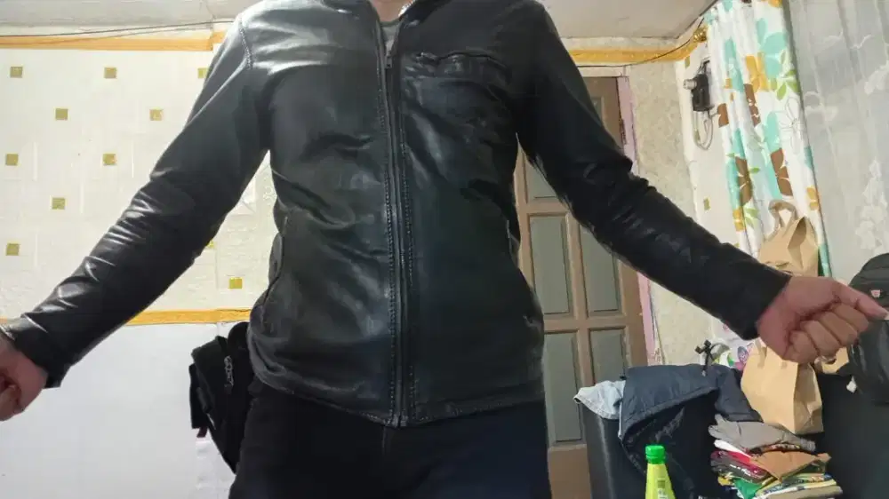 Jaket kulit ukuran L Mak bb73kg