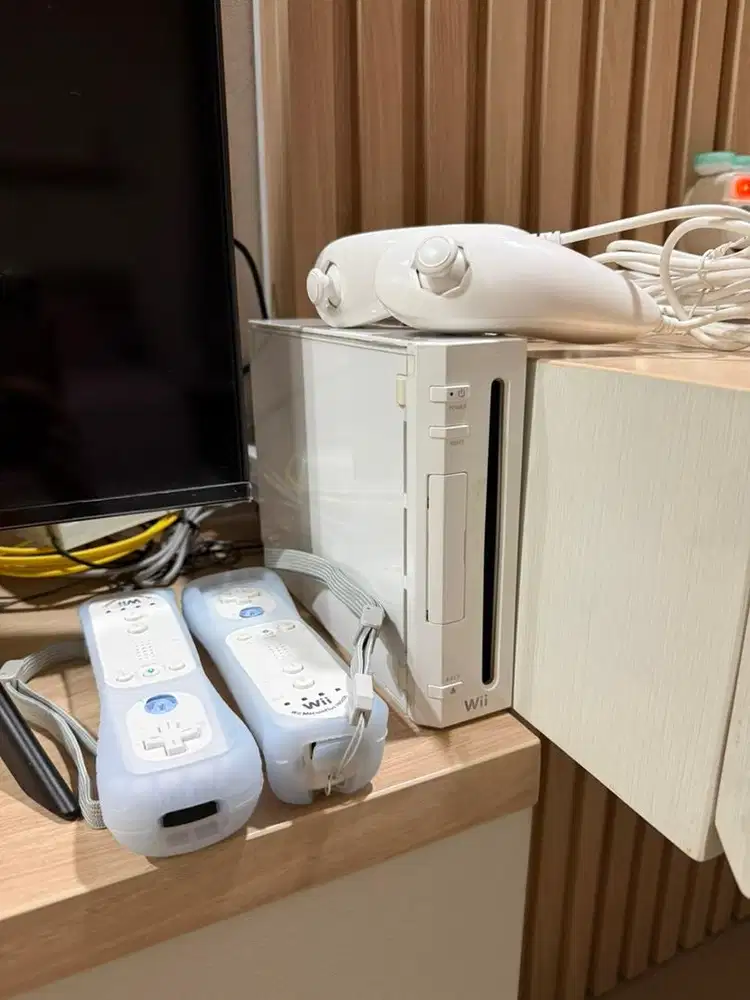 Nitendo wii fullset sudah HDD 500GB 250 games