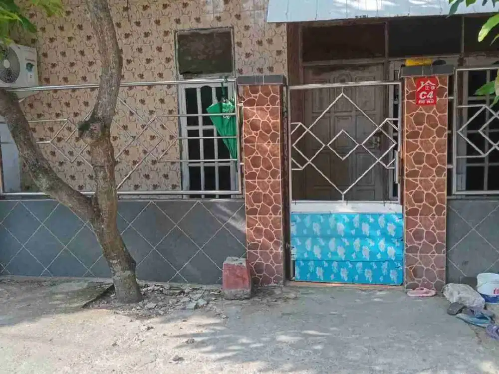 DI JUAL RUMAH 

PERUM GRIYA SEGARAN PERMAI
KEL. : PURWOREJO 
KEC. : GEGER 
KAB  : MADIUN