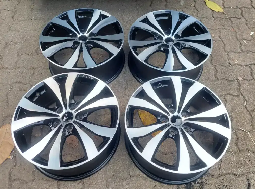 Velg oem Mazda r18 pcd 5x114
