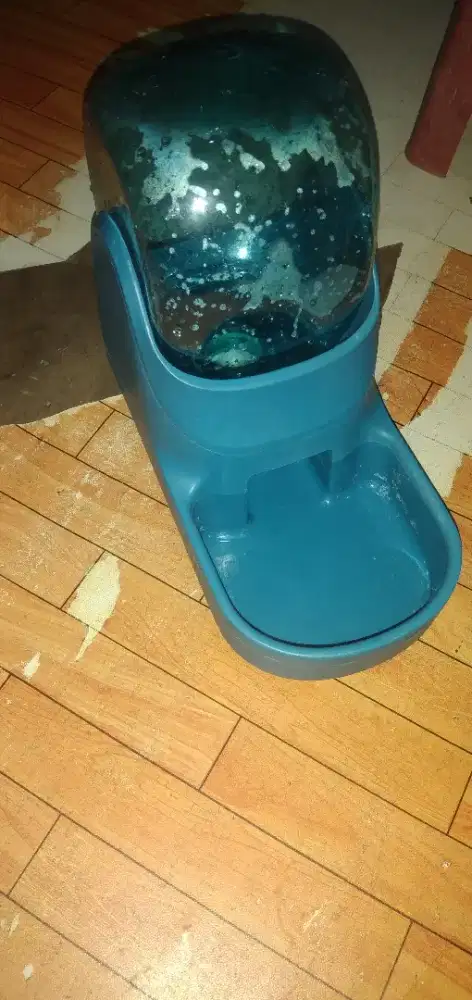 Pet dispenser..