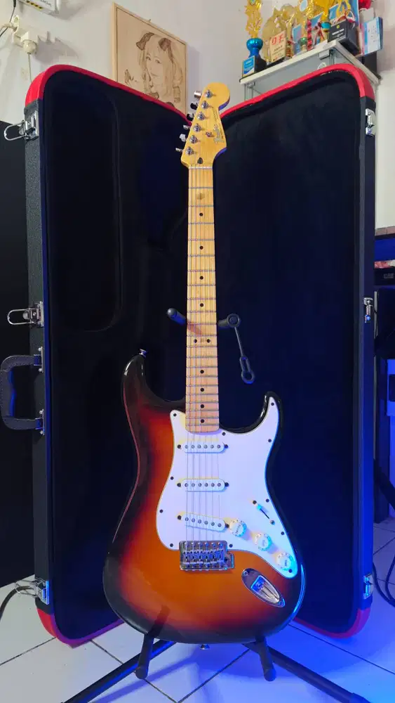 Gitar Fender Mexico Stratocaster 2008 full original + hardcase premium
