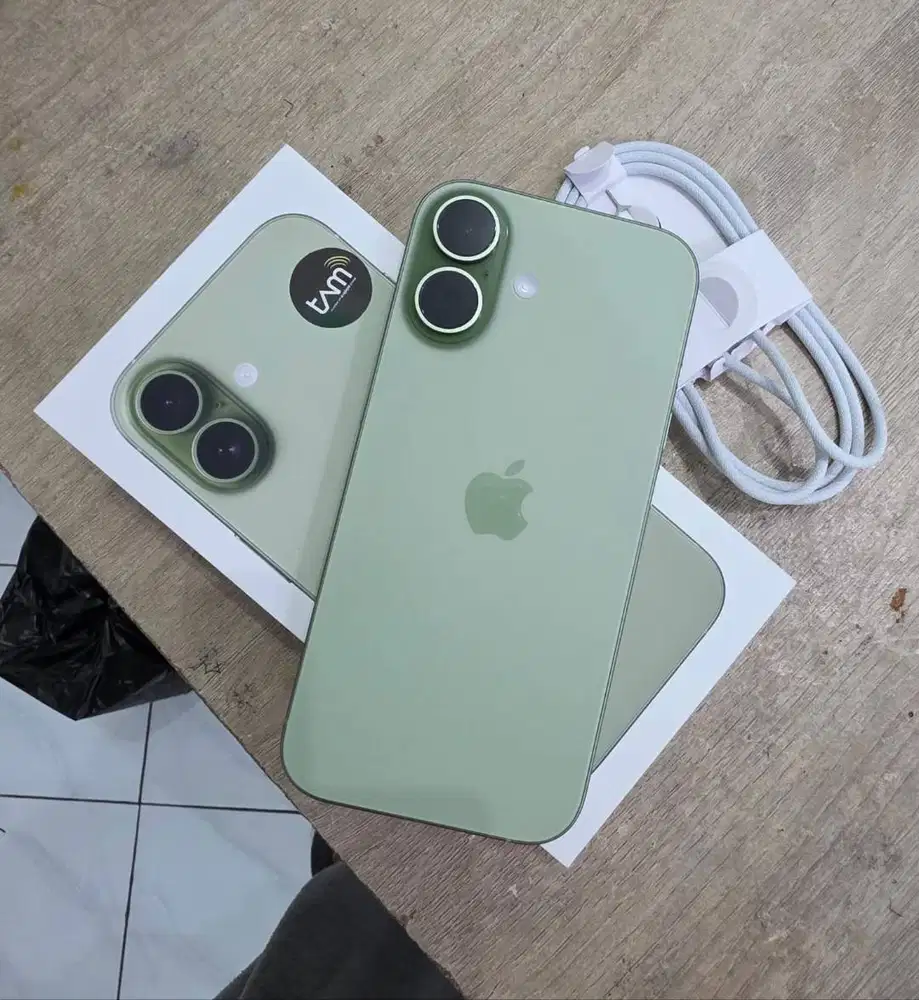 iPhone 17 256 iBox warna hijau sage, BH 100 garansi on 19 Juni 2027