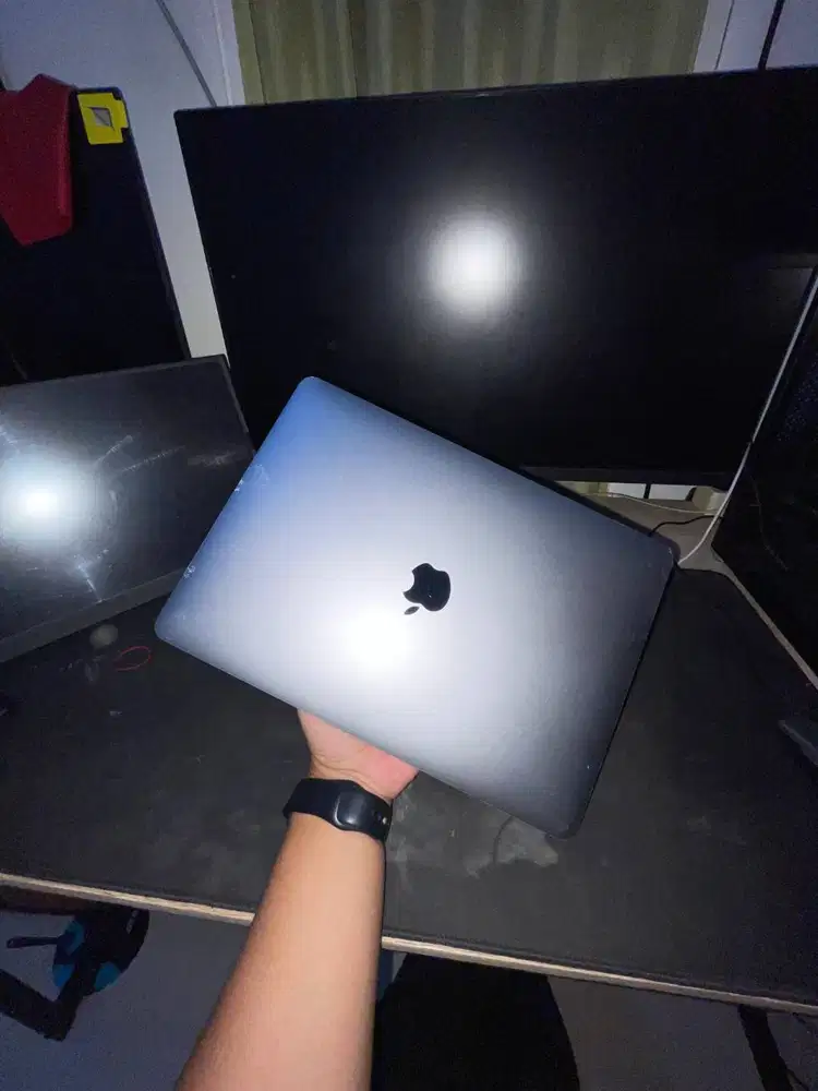 Macbook Pro 2019 13'inc Core i5 16/512