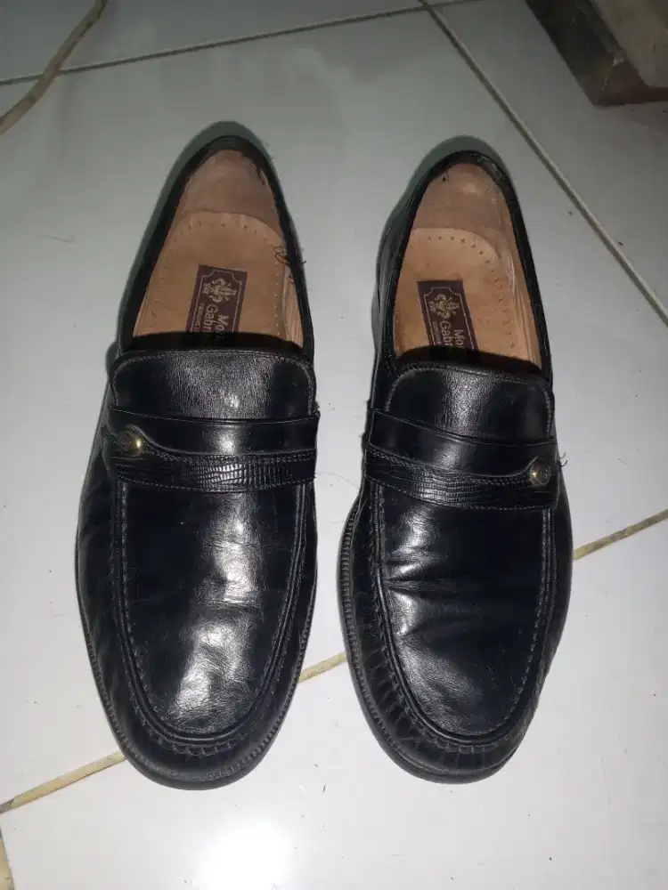 Sepatu kulit no 42 Italy merk Moda Gabriella Rp.75rb