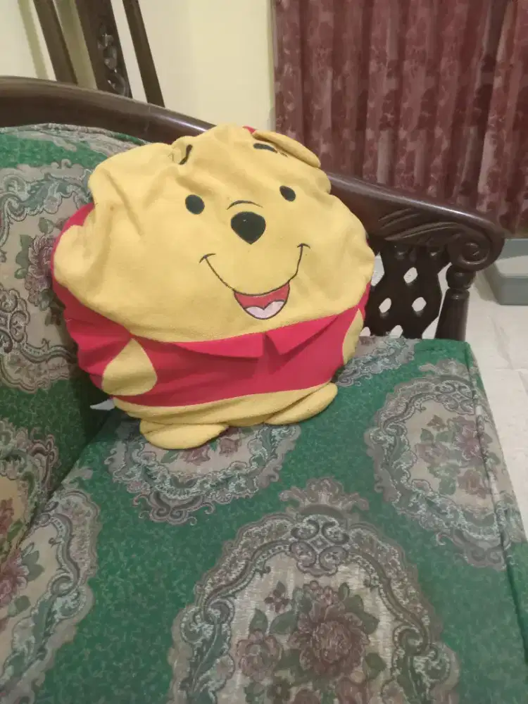 BONEKA BANTAL BULAT KARAKTER