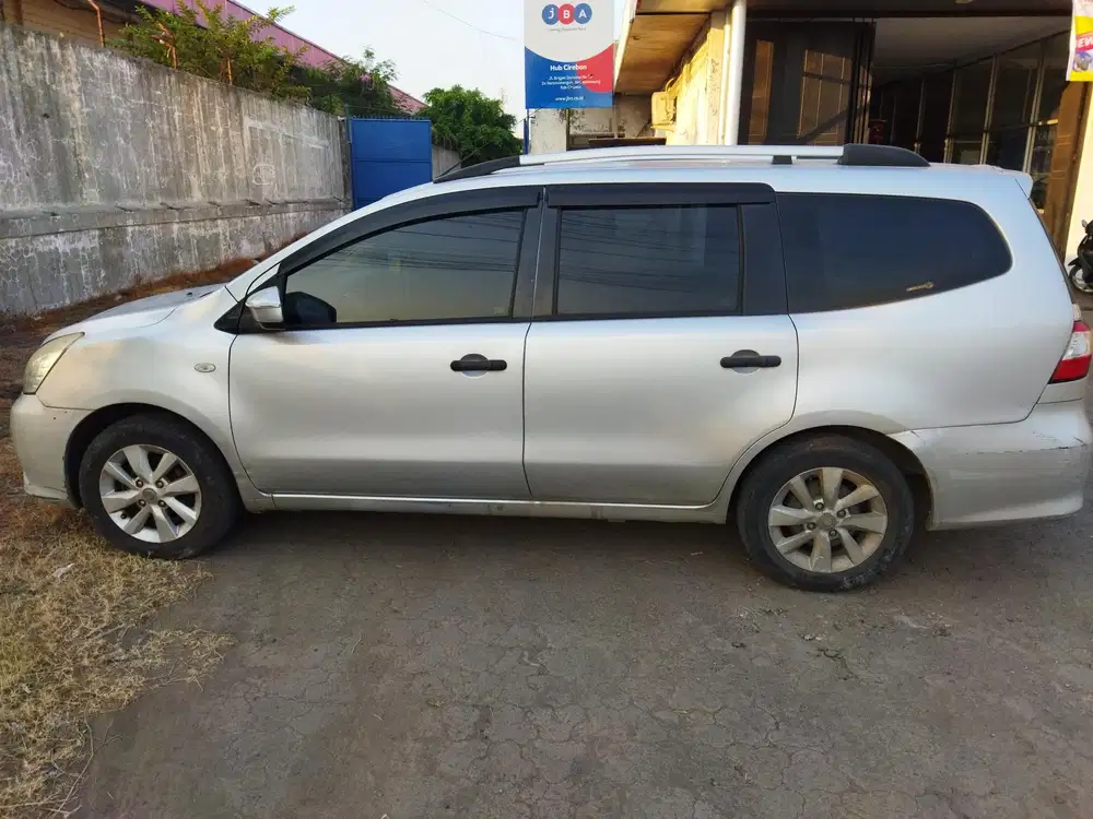 Nissan Grand livina 2013 Bensin