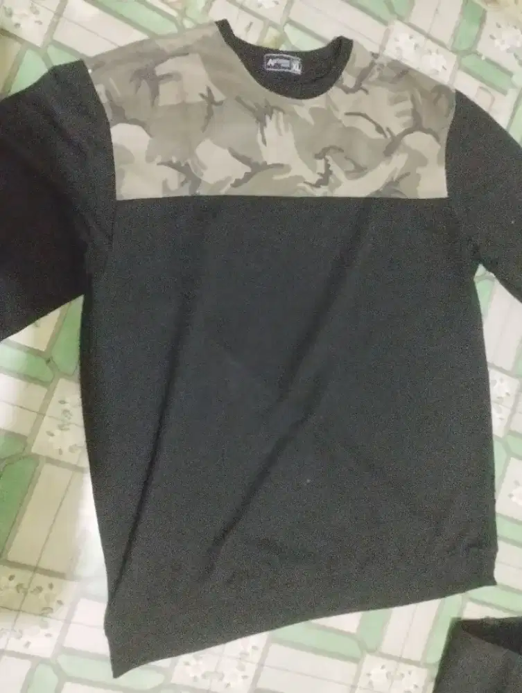 Dijual switer cowok
