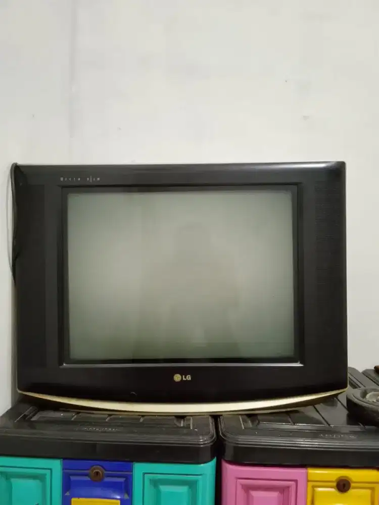 Dijual tv merk LG 21 inch