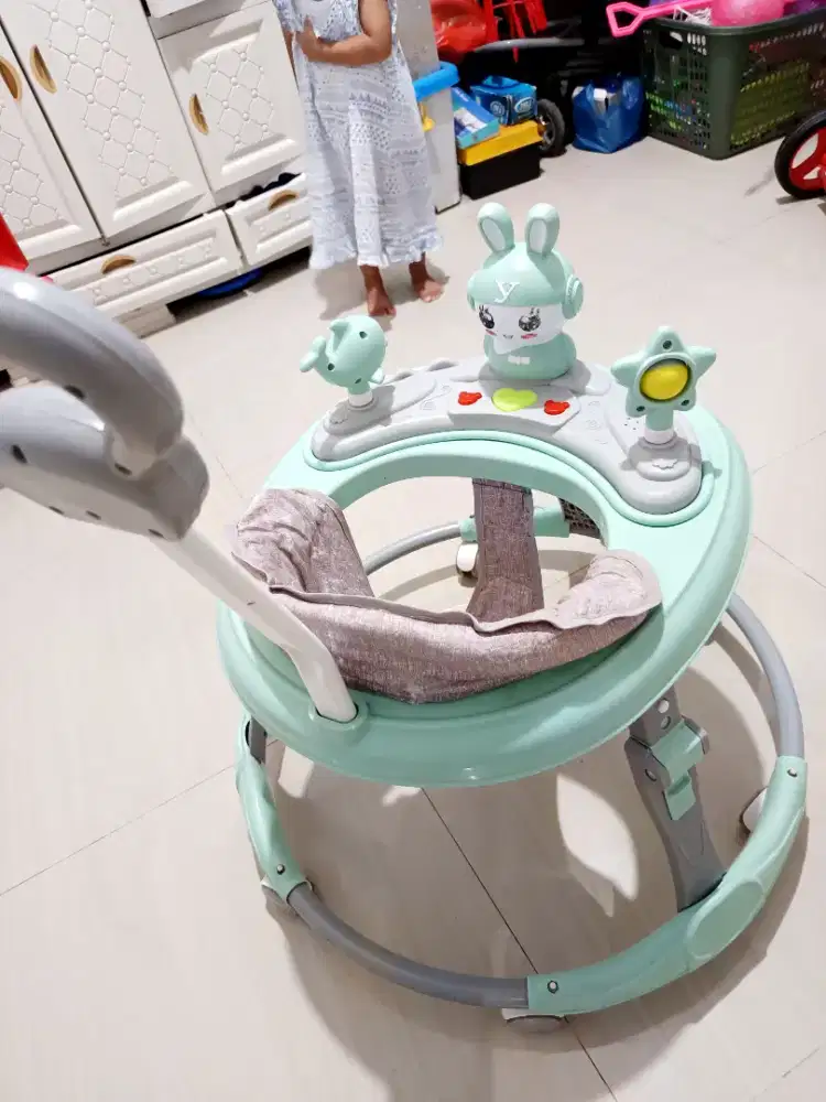 Dijual Baby Walker prelove kondisi aman
