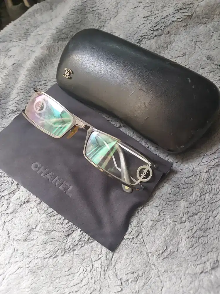 Preowned Authentic CHANEL CH3118 Frame Antiques Made in Italy.Mulus.