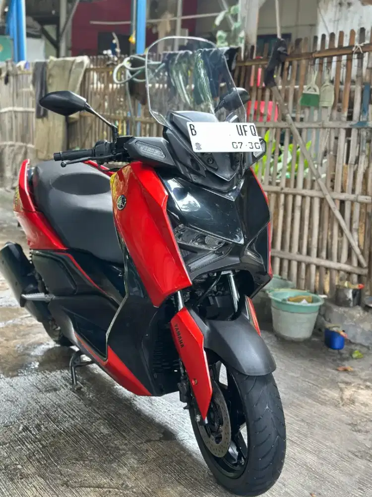 Xmax Connected 2025