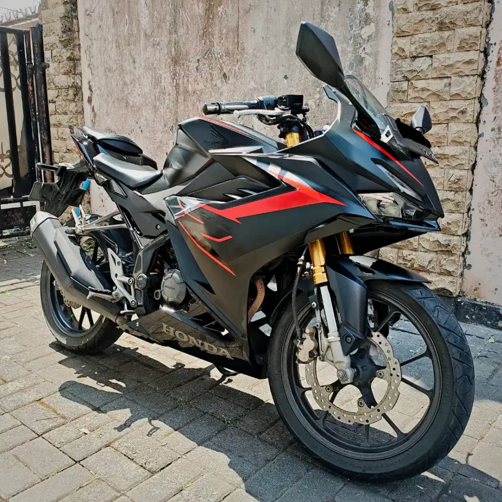 Honda CBR 150R K45R 2021 HITAM