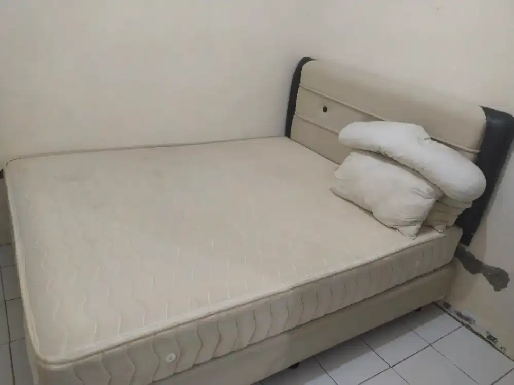 Masih belum laku juga dijual nih kasur springbed masih bagus