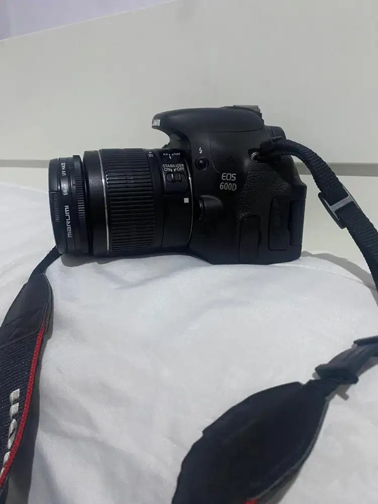 Kamera DSLR Canon EOS 600D body plus lens