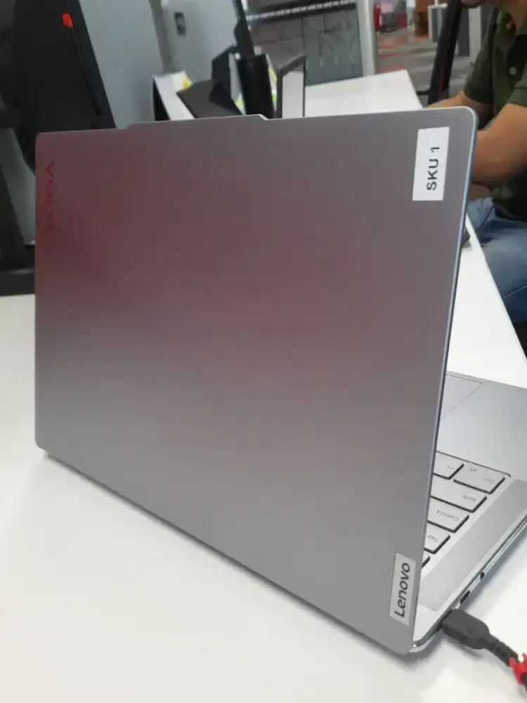 Lenovo Yoga Slim 7 14APU8