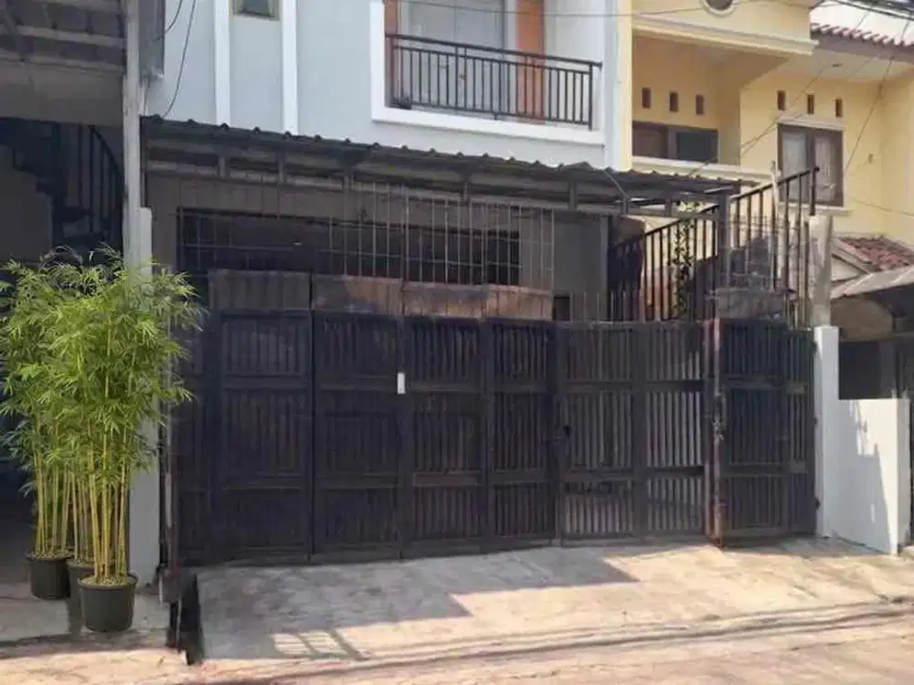 Dijual cepat rumah 2,5 lantai bisa untuk usaha strategis di pinggir jalan kelapa gading