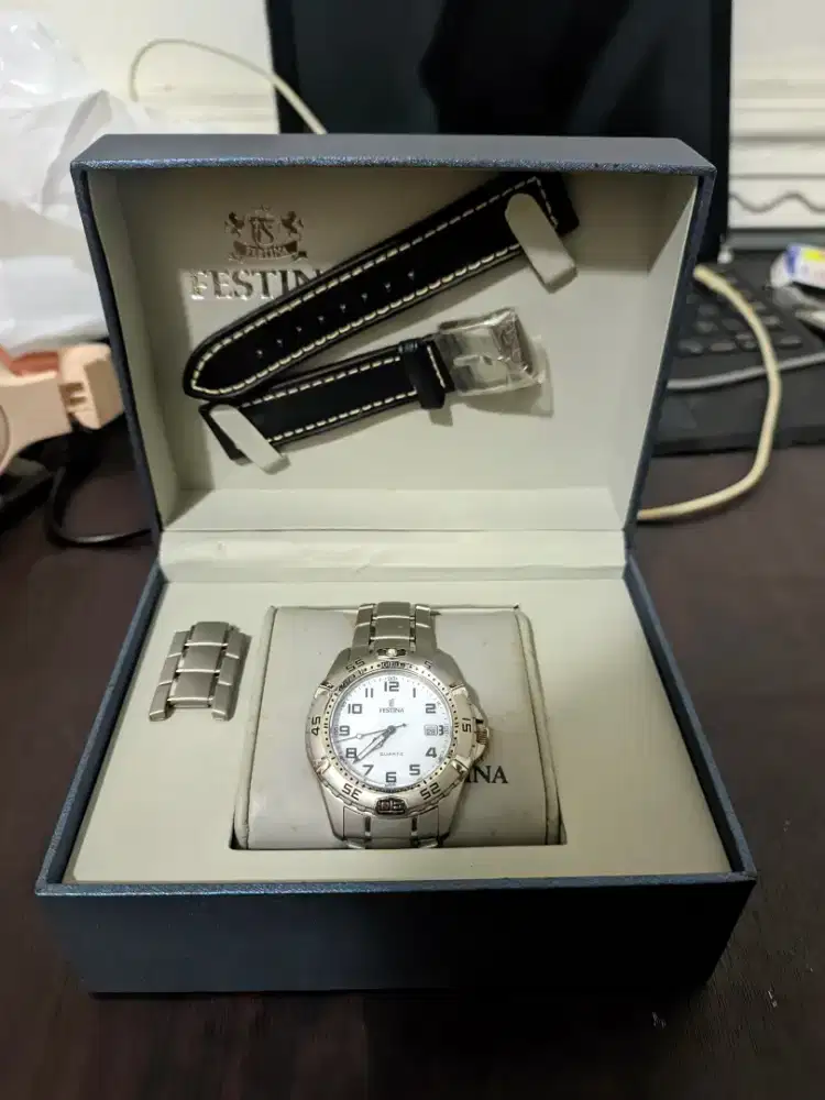 Jam tangan pria dari Festina model F16170/8