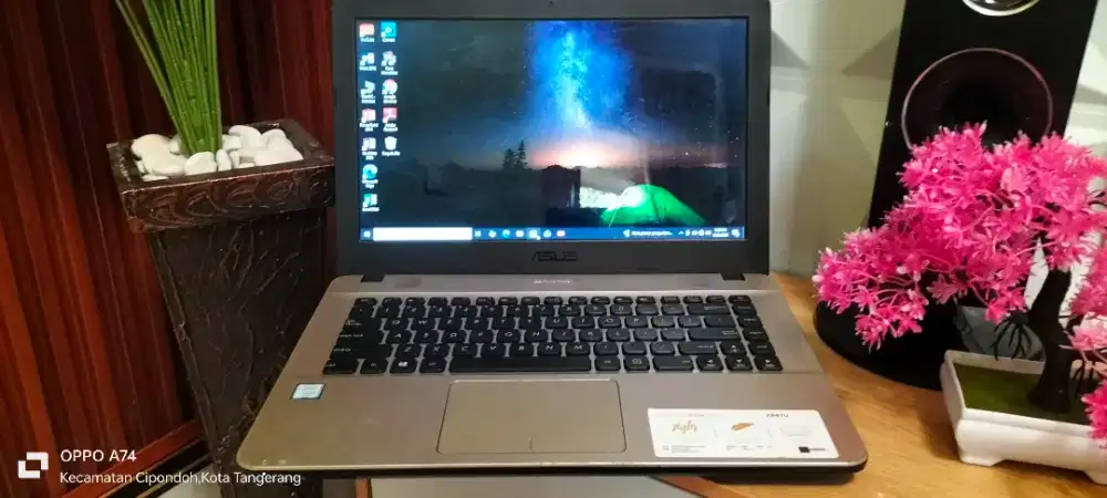 Asus vivobook x441U core i3 -6006 ram 8gb SSD 128gb garansi
