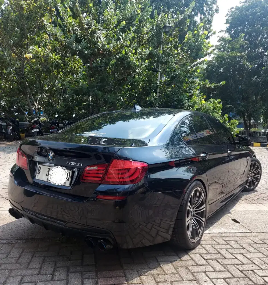 BMW F10 535i 2013 Hitam