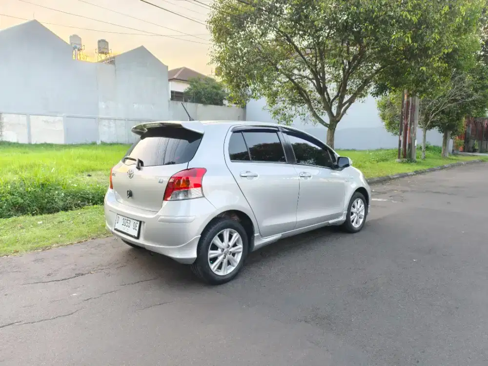 KM 25 Rb‼️Toyota Yaris E M/T 2011