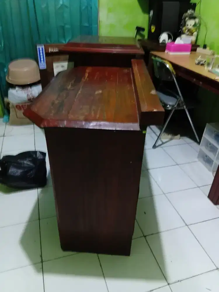 Meja Bekas Kayu Mahoni