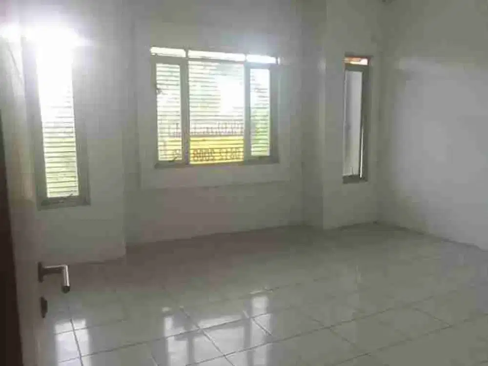 Disewakan 2 Ruko Mainroad Taman Holis Indah Bandung – Lokasi Strategis Cocok untuk Kantor & Usaha