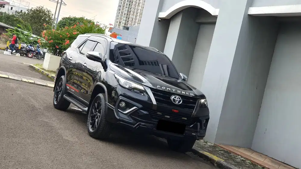 [ LOW KM ] Toyota Fortuner 2.4 VRZ TRD Kick Sensor 4x2 AT 2020/2021