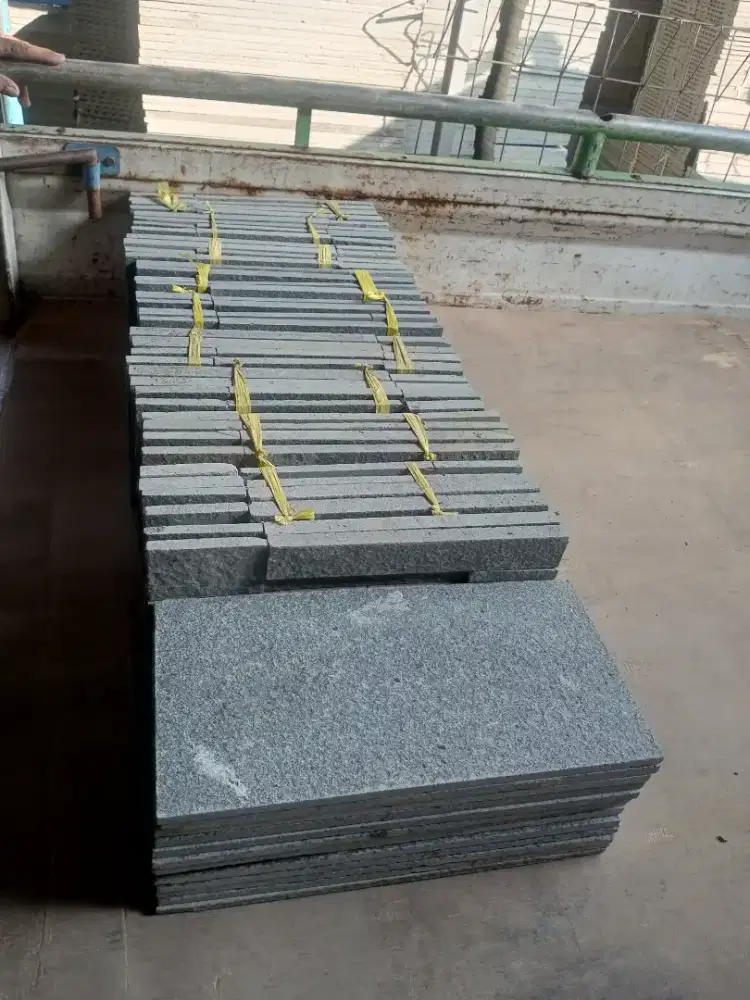 Andesit uk20x40cm