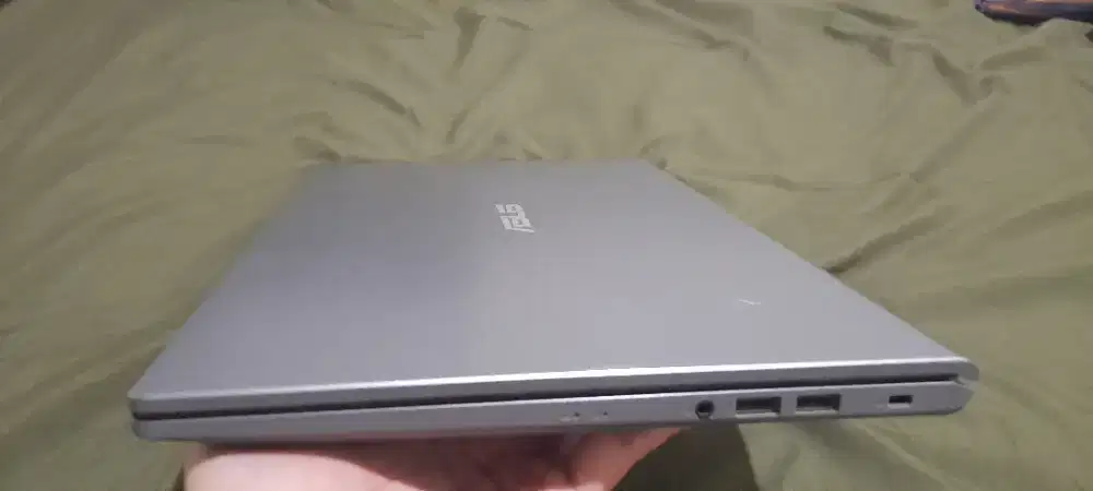 LAPTOP ASUS Jarang dipakai