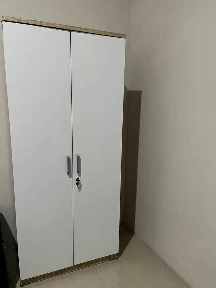 Lemari pakaian 2 pintu