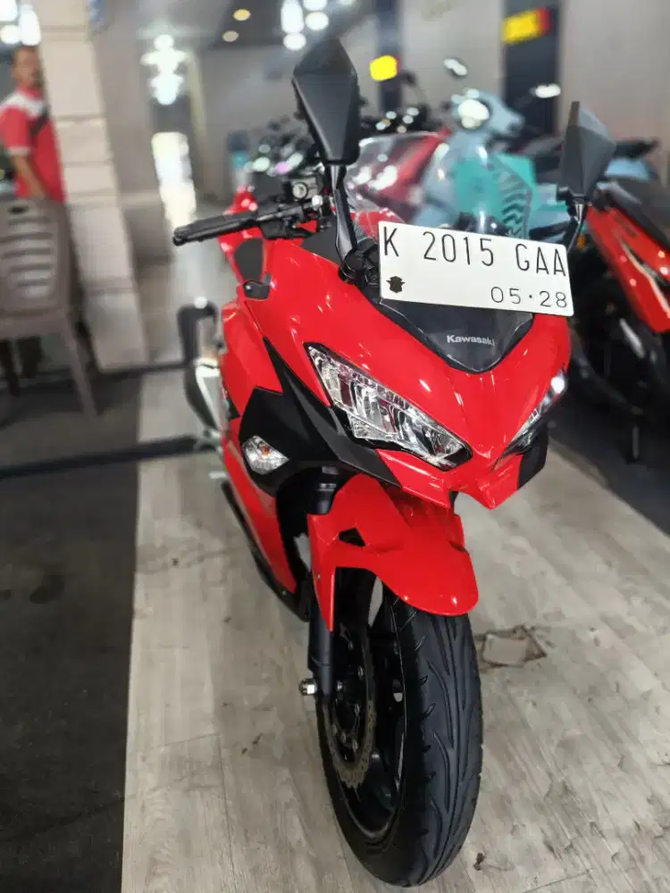 Kawasaki Ninja 240 Fi 2023