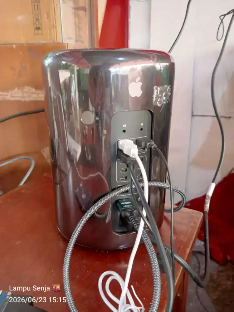 Mac Pro Late 2013 tabung (Pc server)