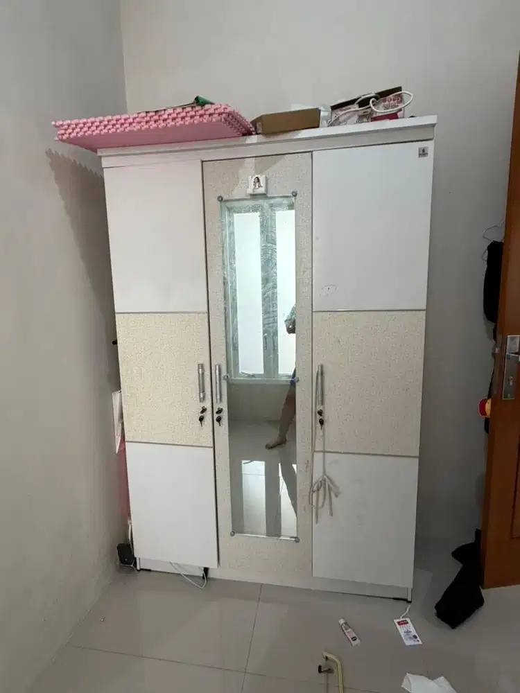 Lemari meja dan lemari  laci serba guna
