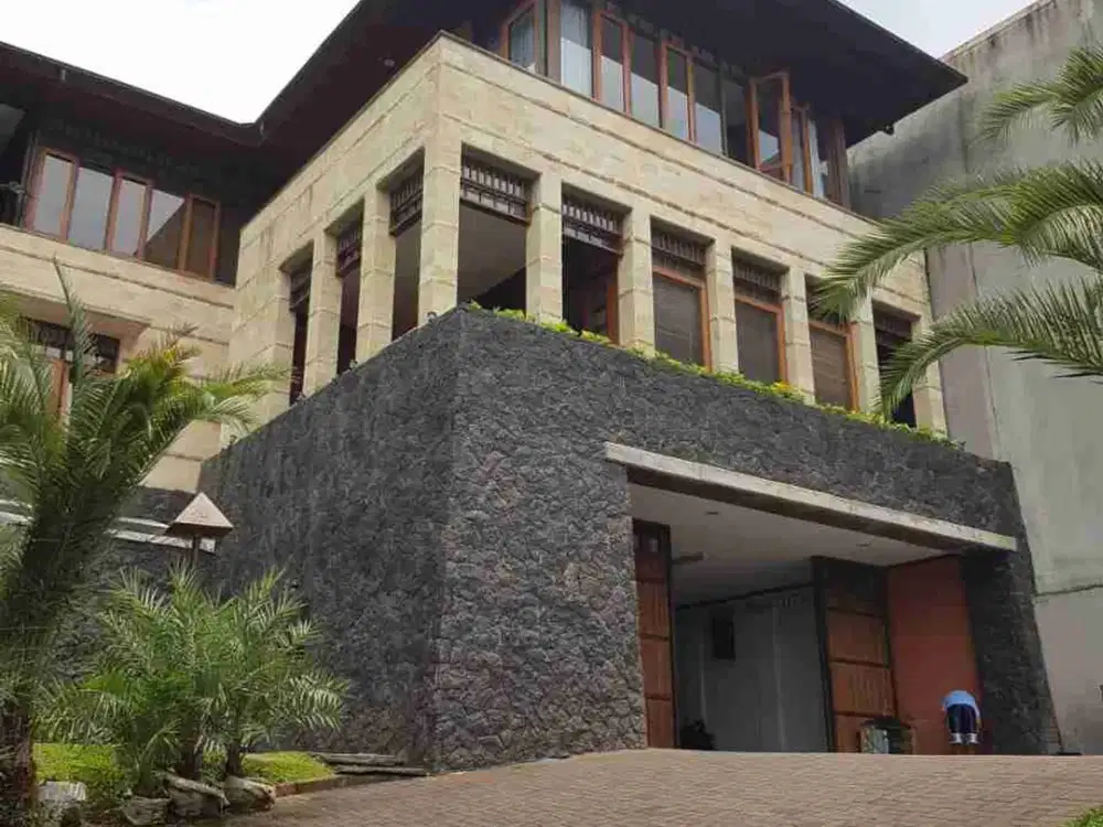 Dijual Rumah mewah Setraduta Siap Huni beserta Furnished nya
