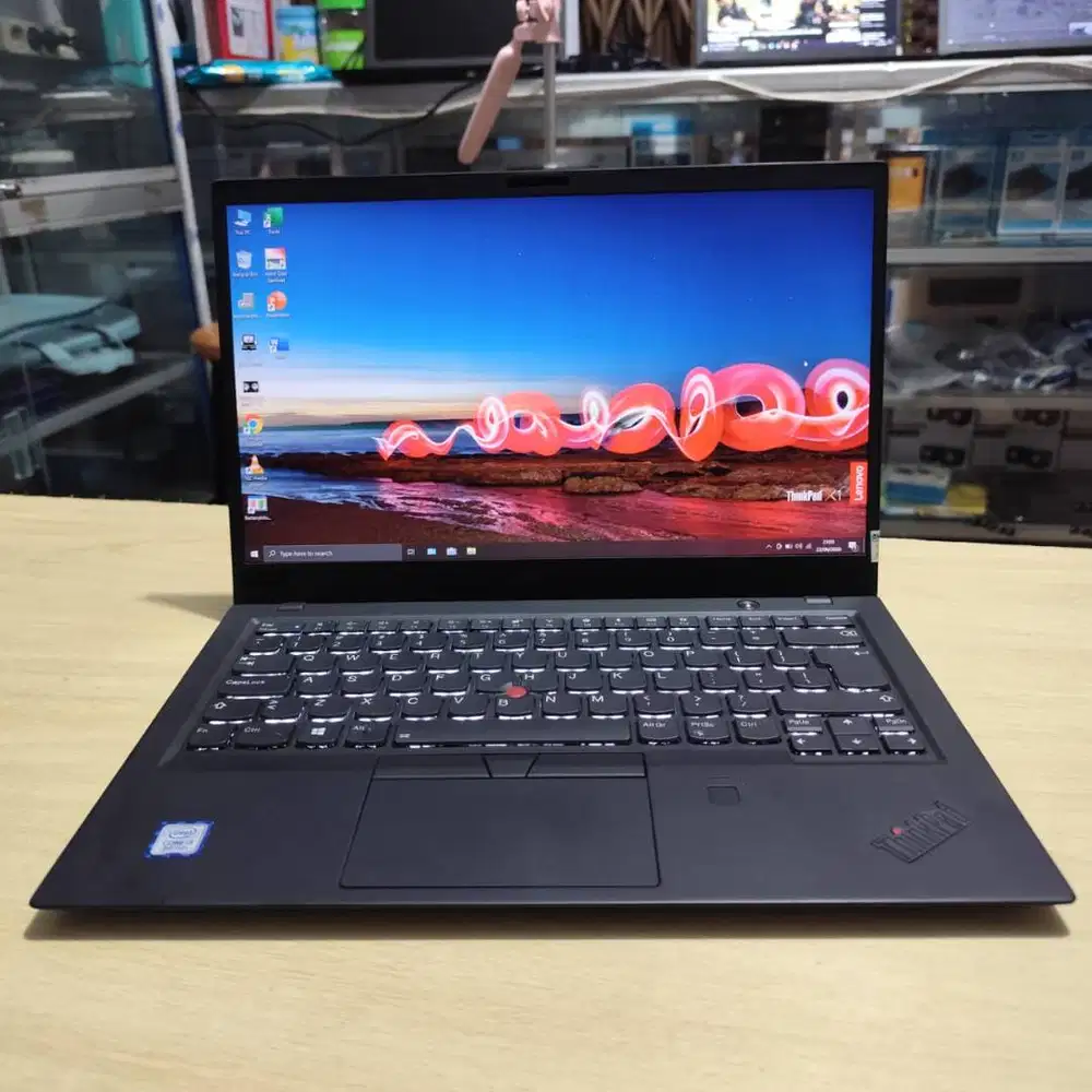 Laptop Thinkpad X1 Carbon RAM 16/256 SSD Muluss Siap Pakai